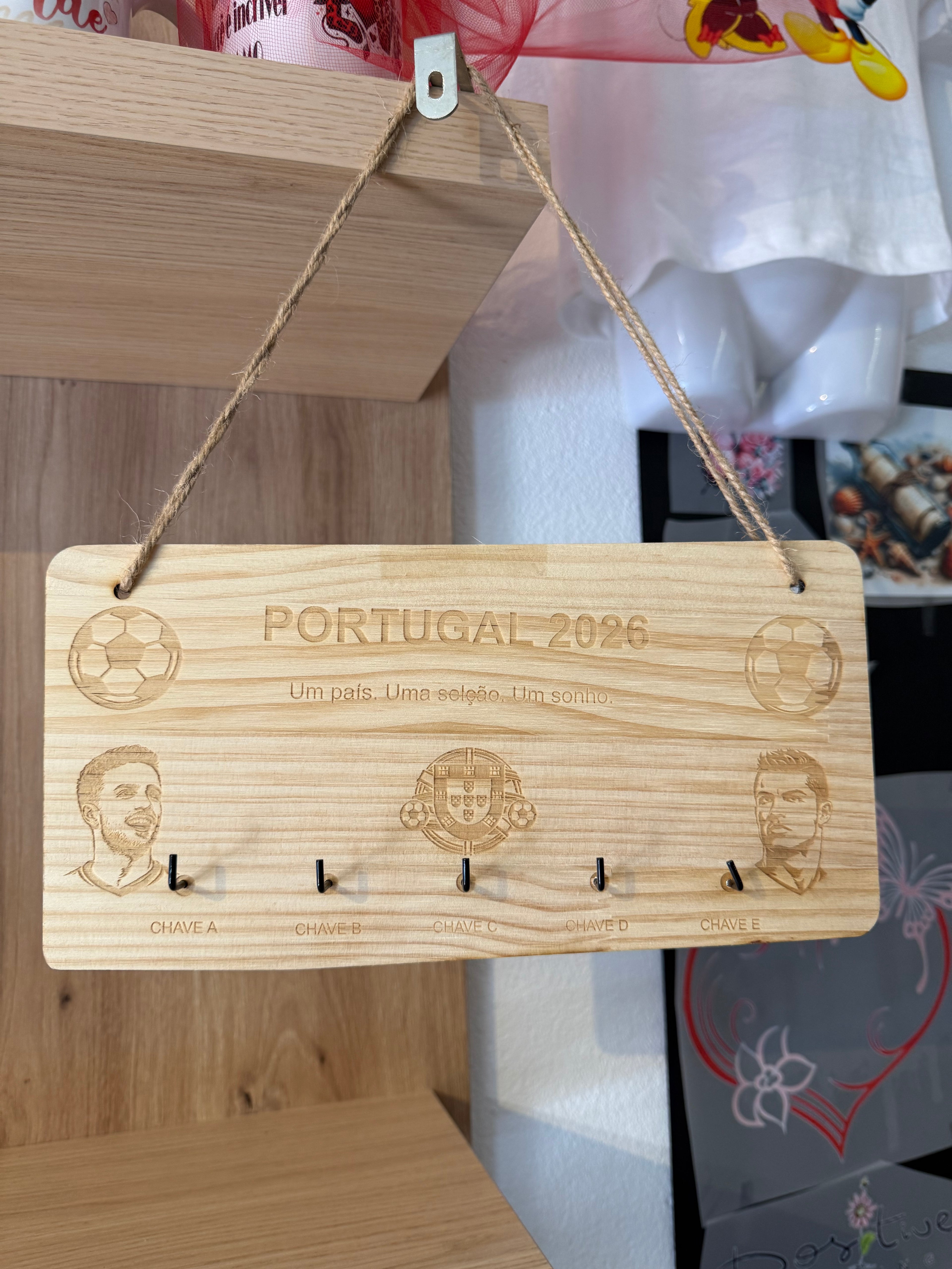 Chaveiro de Parede Cortado e Personalizado a Laser